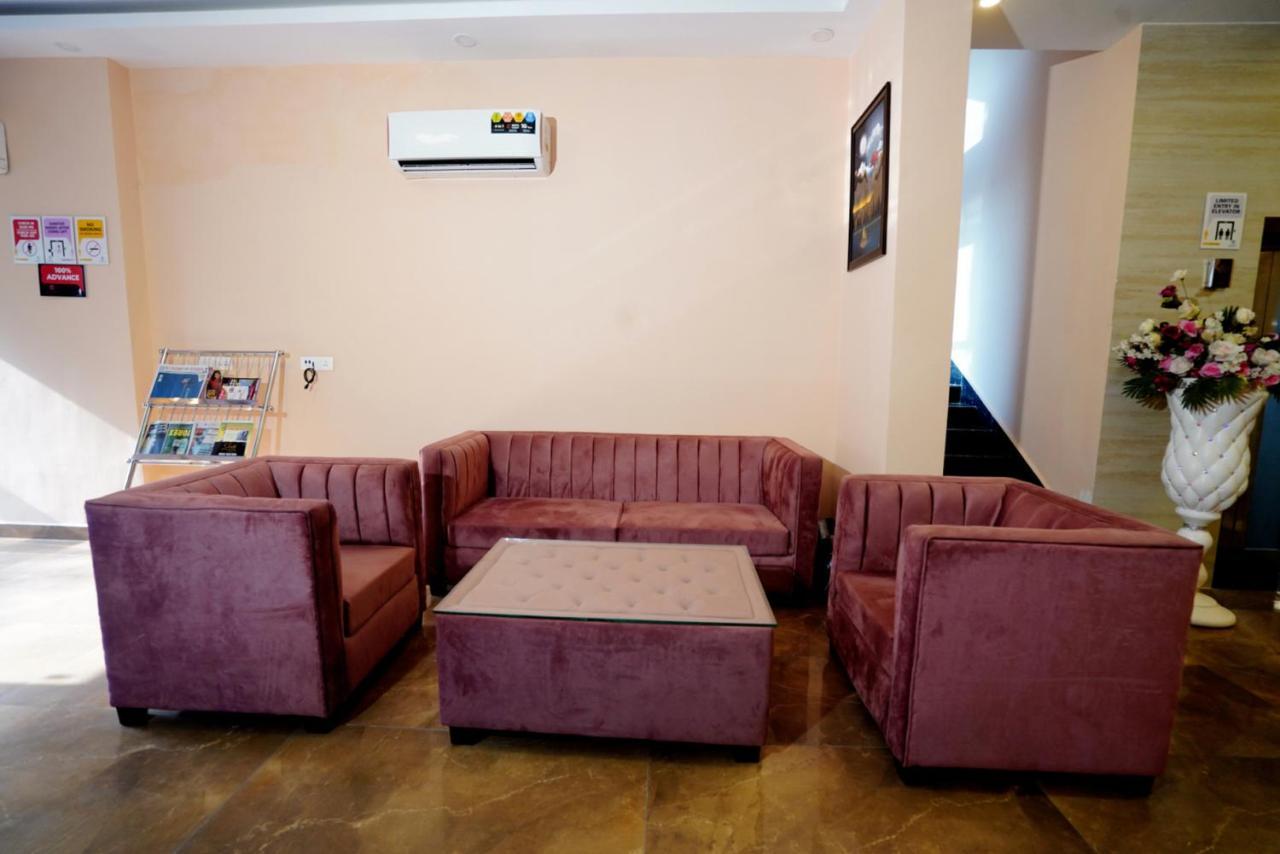 Expomart Inn Большая Нойда Экстерьер фото